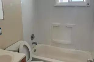 858 W Stephen Dr W, Columbus, OH 43204 - Photo 3