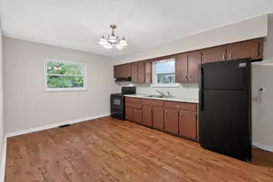 858 W Stephen Dr W, Columbus, OH 43204 - Photo 17