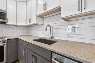 1000 Urlin Ave, Columbus, OH 43212 - Photo 9