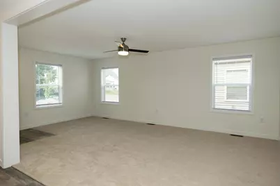 160 E Channel Street, Newark, OH 43055 - Photo 9