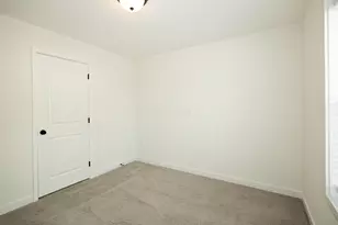 156 E Channel St, Newark, OH 43055 - Photo 31