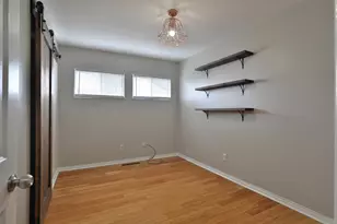 2353 Hanna Dr, Columbus, OH 43211 - Photo 15