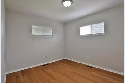 2353 Hanna Drive, Columbus, OH 43211 - Photo 17