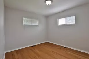 2353 Hanna Dr, Columbus, OH 43211 - Photo 17
