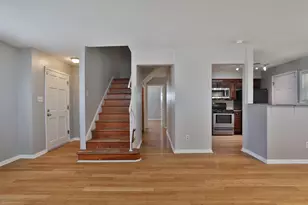 2353 Hanna Dr, Columbus, OH 43211 - Photo 5