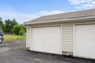 6823 Meadow Creek Dr, Columbus, OH 43235 - Photo 33