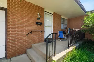 2120-2122 Jewett Dr, Columbus, OH 43229 - Photo 3