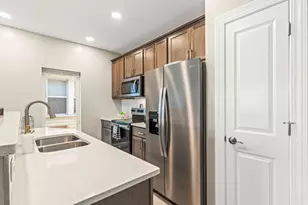 1599 Kohr Pl, Columbus, OH 43211 - Photo 9