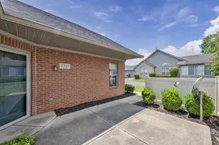 2227 Ravine Woods Dr, Grove City, OH 43123 - Photo 3