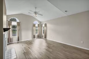 2227 Ravine Woods Dr, Grove City, OH 43123 - Photo 7