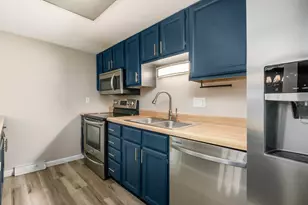 1679 St Albans Ct, Columbus, OH 43220 - Photo 13