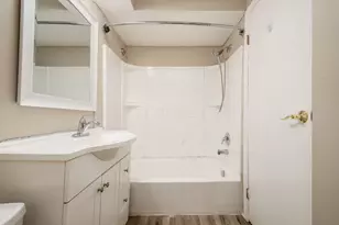 1679 St Albans Ct, Columbus, OH 43220 - Photo 21