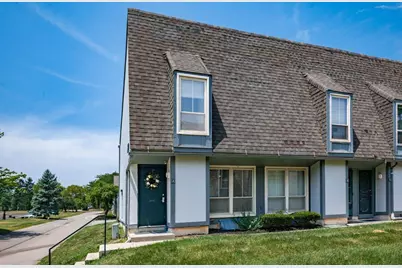 1046 Merrimar Circle N #A, Columbus, OH 43220 - Photo 3