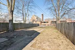 274 E Barthman Ave, Columbus, OH 43207 - Photo 9