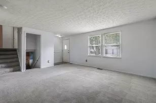 1690 Americana Ct, Columbus, OH 43229 - Photo 9