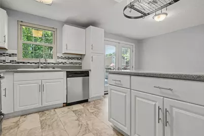 3851 Farm Brook Lane, Columbus, OH 43204 - Photo 9