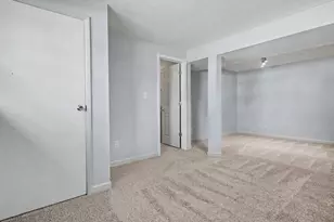 3851 Farm Brook Ln, Columbus, OH 43204 - Photo 15