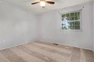 3851 Farm Brook Ln, Columbus, OH 43204 - Photo 17