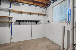 3851 Farm Brook Ln, Columbus, OH 43204 - Photo 25
