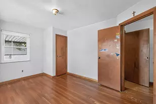 584 Chestershire Rd, Columbus, OH 43204 - Photo 13