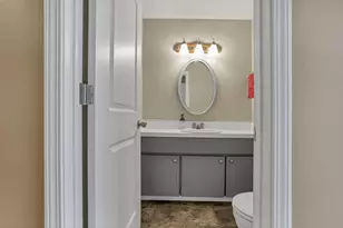 4758 Heatherton Dr, Columbus, OH 43229 - Photo 35