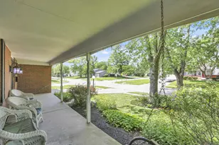 4758 Heatherton Dr, Columbus, OH 43229 - Photo 5