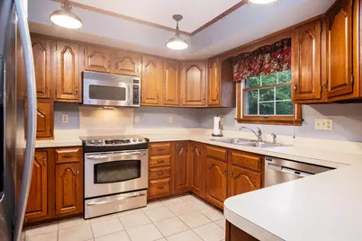 4770 Larwell Drive, Columbus, OH 43220 - Photo 9
