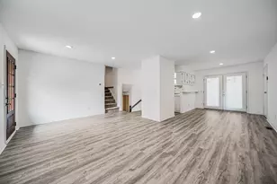 2850 Ravenswood Ct, Columbus, OH 43232 - Photo 9
