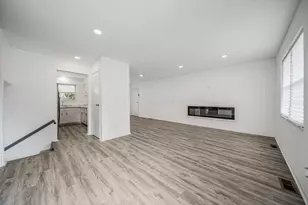 2850 Ravenswood Ct, Columbus, OH 43232 - Photo 7