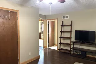 364 W Lane Ave, Columbus, OH 43201 - Photo 3