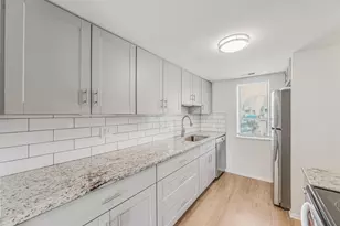 1014 Galliton Ct, Columbus, OH 43220 - Photo 9