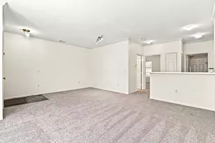 22 W Russell St, Columbus, OH 43215 - Photo 7