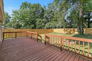 8237 Sandy Ln, Cincinnati, OH 45239 - Photo 11