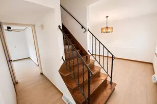 1656 Staffordshire Rd, Columbus, OH 43229 - Photo 3