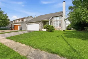2766 Raphael Dr, Columbus, OH 43232 - Photo 3