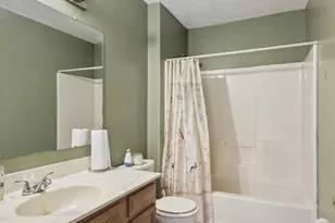 2766 Raphael Dr, Columbus, OH 43232 - Photo 19