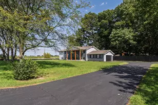 6110 Holiday Ln, Dublin, OH 43016 - Photo 5
