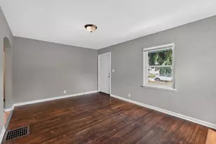 221 N Kellner Rd, Columbus, OH 43209 - Photo 5