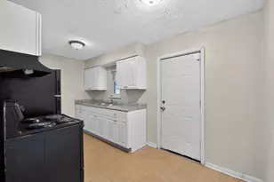 221 N Kellner Rd, Columbus, OH 43209 - Photo 7