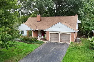 121 Ceramic Dr, Columbus, OH 43214 - Photo 1