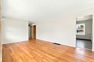 1962 E Beaumont Rd, Columbus, OH 43224 - Photo 7
