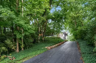6107 Riverside Dr, Powell, OH 43065 - Photo 1