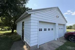 5109 Cincinnati Zanesville Rd NE, Lancaster, OH 43130 - Photo 3