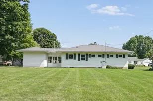 993 Lynwood Ave, Circleville, OH 43113 - Photo 3