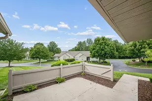5568 Meadowood Ln, Westerville, OH 43082 - Photo 3