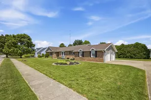 1104 Farmington Ln, Washington Court House, OH 43160 - Photo 3