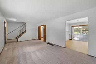 4845 Bourke Rd, Columbus, OH 43229 - Photo 5