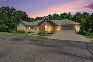 548 Edgehill Cir, Logan, OH 43138 - Photo 1