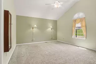 548 Edgehill Cir, Logan, OH 43138 - Photo 13