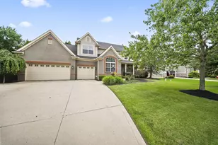 1858 Hazelwood Dr, Pataskala, OH 43062 - Photo 1